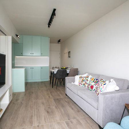Palmove Luxurious Beachfront Apt Larnaca Zewnętrze zdjęcie