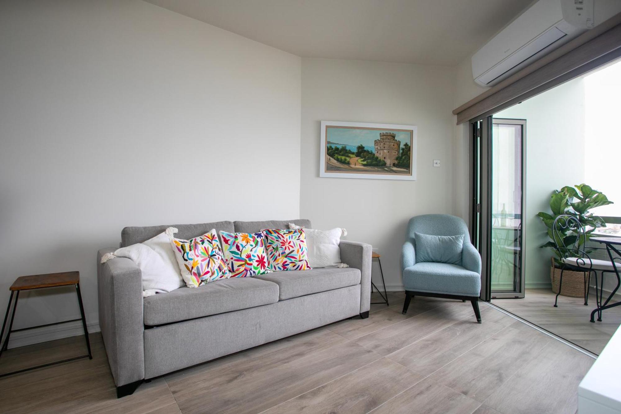 Palmove Luxurious Beachfront Apt Larnaca Zewnętrze zdjęcie