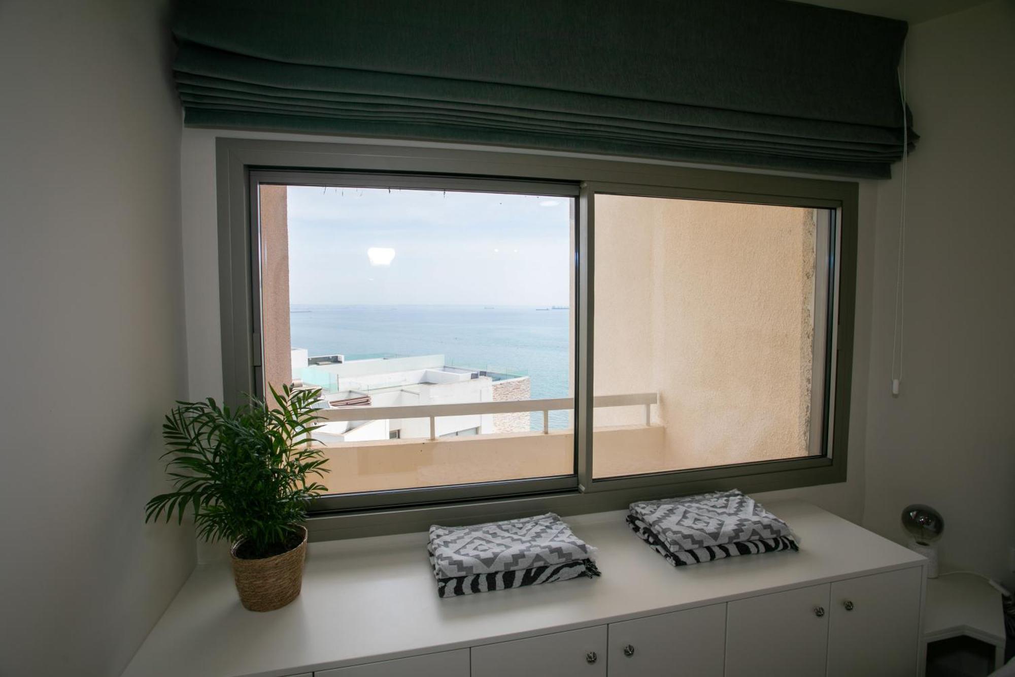 Palmove Luxurious Beachfront Apt Larnaca Zewnętrze zdjęcie