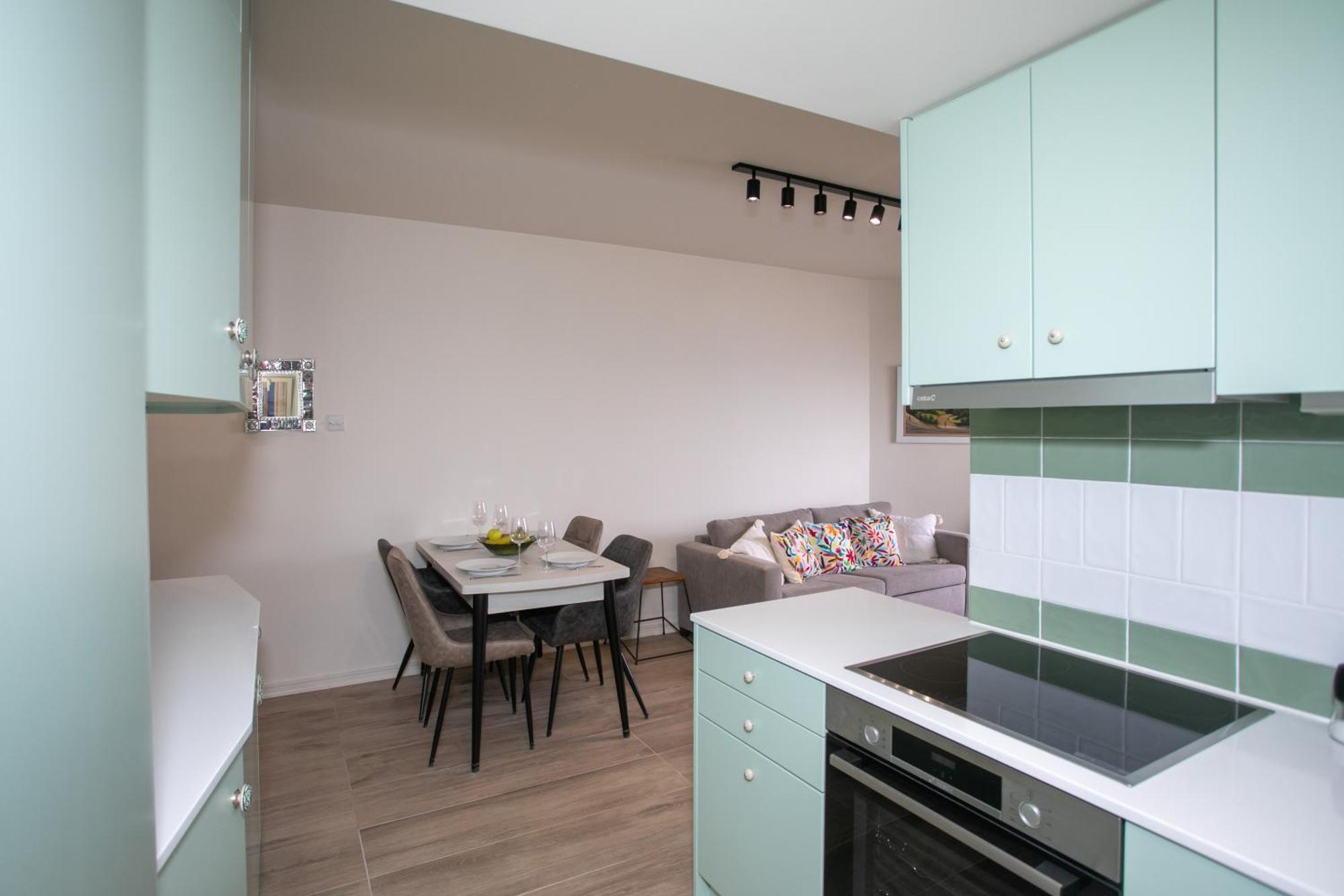 Palmove Luxurious Beachfront Apt Larnaca Zewnętrze zdjęcie