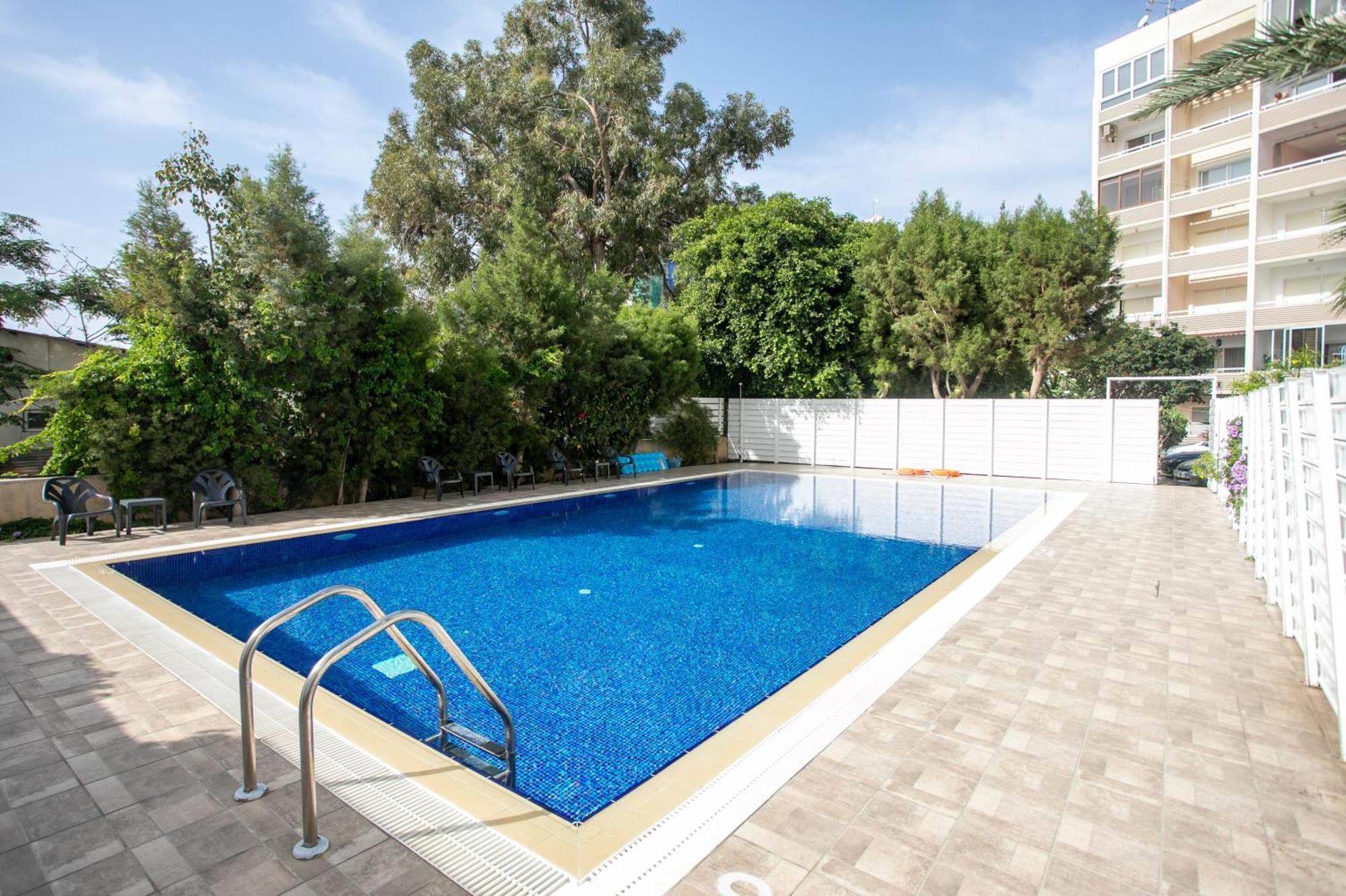 Palmove Luxurious Beachfront Apt Larnaca Zewnętrze zdjęcie