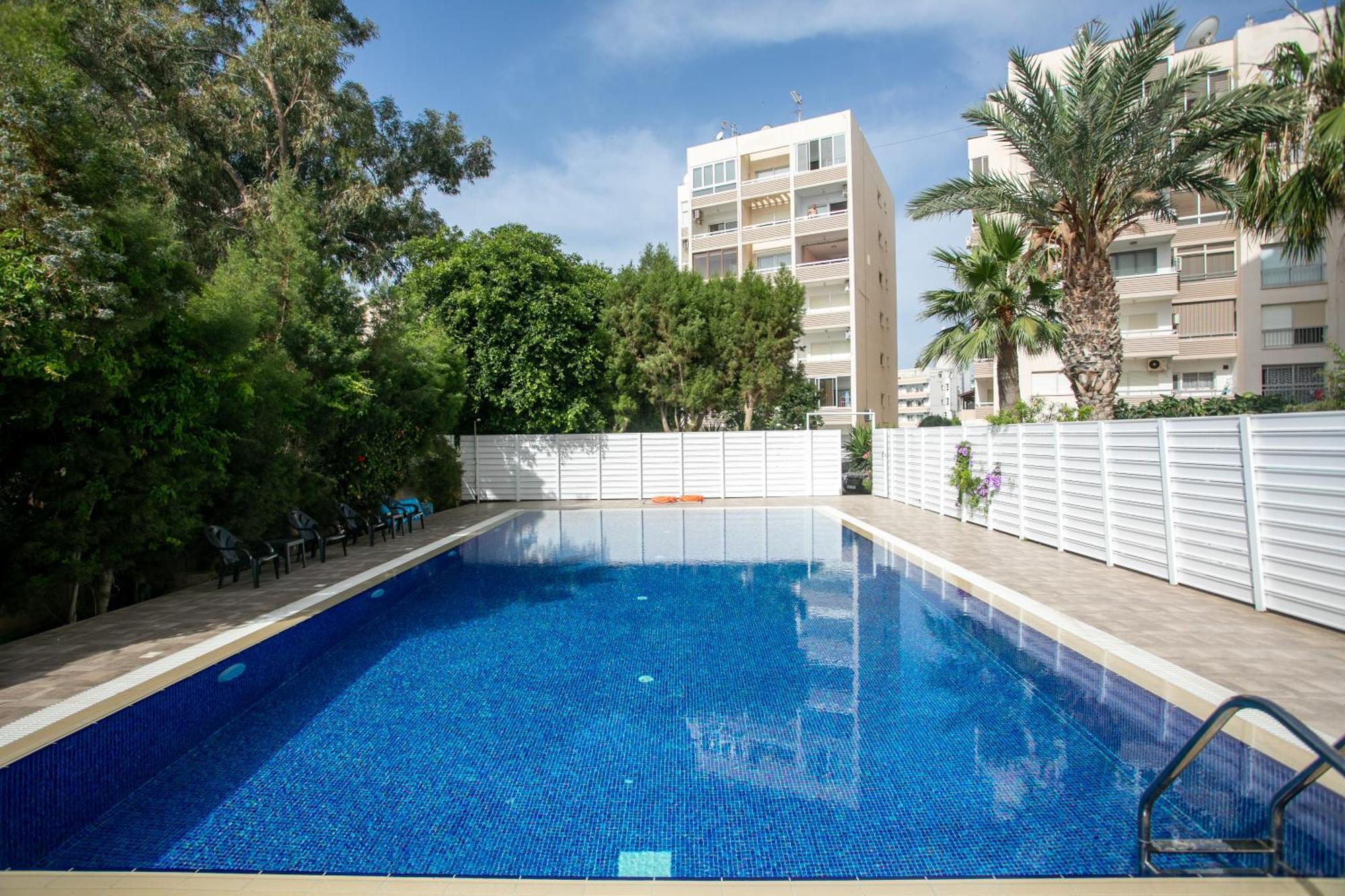 Palmove Luxurious Beachfront Apt Larnaca Zewnętrze zdjęcie